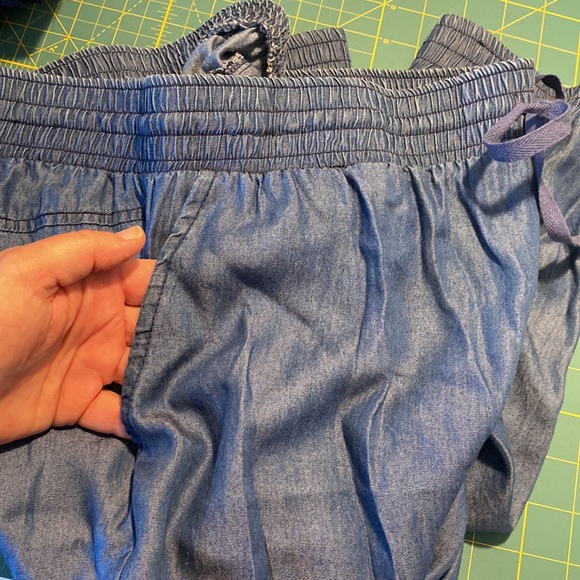 1250c Drawstring Joggers. Size Medium. - Picture 4 of 6